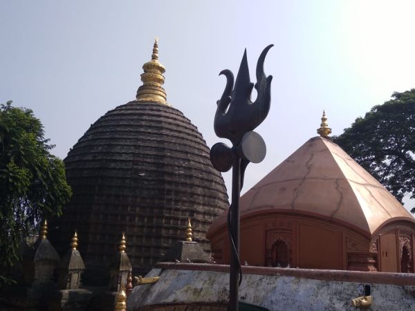 Celebrating Durga puja sans idols: Kamakhya temple’s way - News Riveting